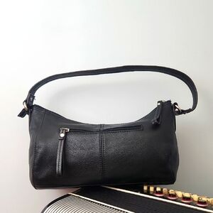 GORGEOUS TIGNANELLO BLACK LEATHER HANDBAG IN MINT CONDITION